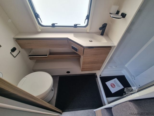 Caravane DETHLEFFS Nomad 490 EST Modell 25 Einzelbetten mit Heckbad