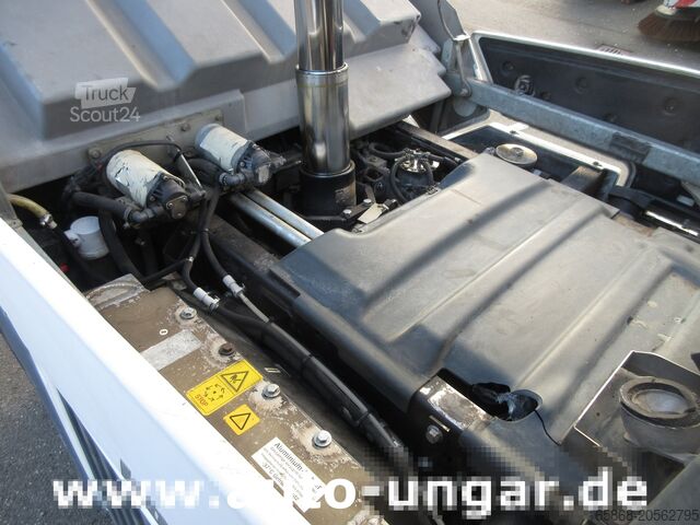 Balayeuse Hako CityMaster CM2000 2 Besen Baujahr 2015