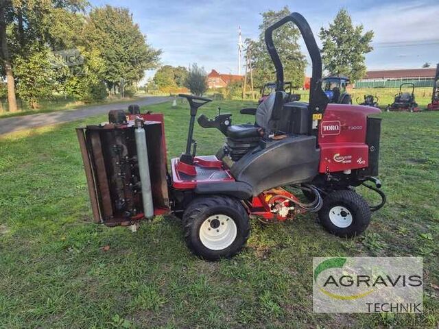 Cortadora de relva Toro LT-F 3000-4WD
