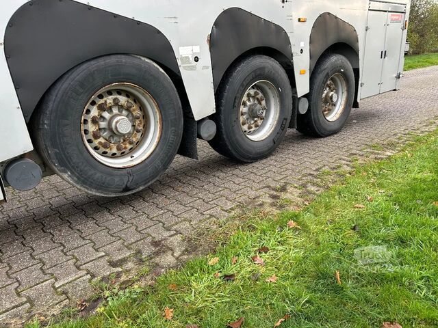 Innenlader Langendorf | FLATLINER | BETON PREFAB | INNEN LADER | 9500...