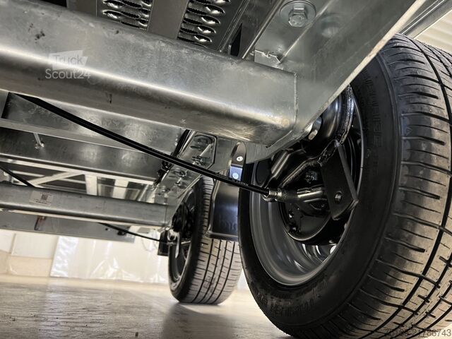 Самосвал EDUARD 3318-4-3O3-2763-P BWE Dreiseitenkipper