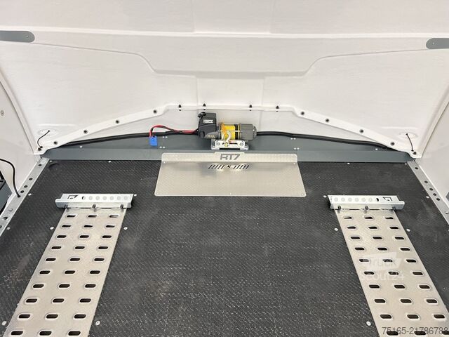 Furgón portacoches Brian James Race Transporter 7 Autotransporter geschlossen