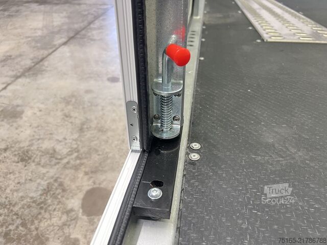 Furgón portacoches Brian James Race Transporter 7 Autotransporter geschlossen