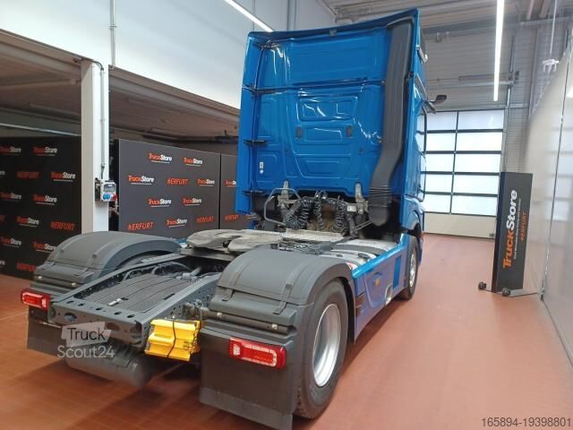 Стандартный седельный тягач Mercedes-Benz Actros 1842 LS