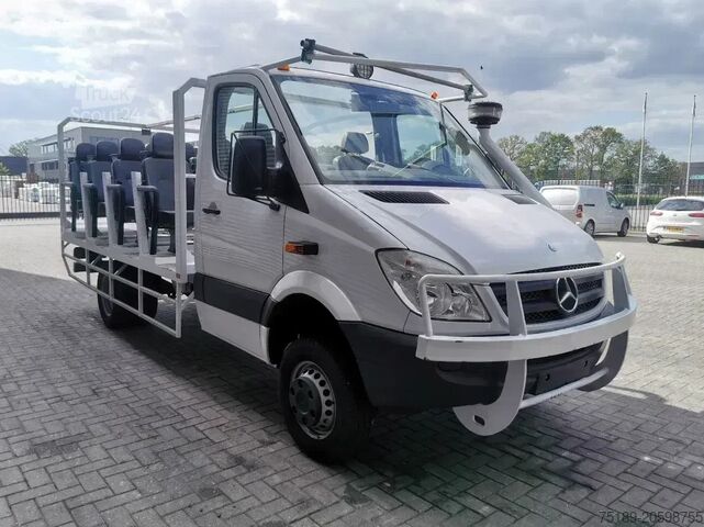 Mercedes-Benz Sprinter 513 CDI 4x4 1700 KM 18 Persons Véhicule d'expédition ! Mercedes-Benz Sprinter 513 CDI 4x4 1700 KM 18 Persons Expedit...