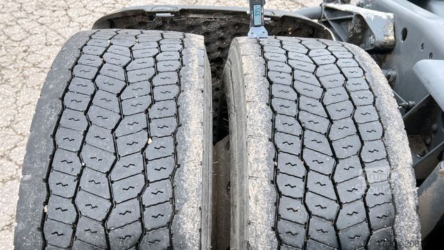 Standard tractor unit DAF XG+ 530 FT