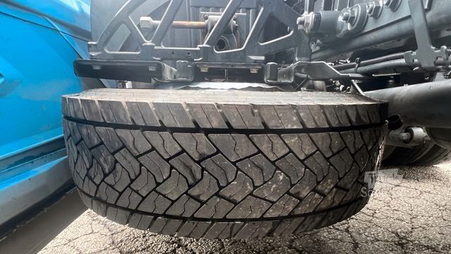 Standard tractor unit DAF XG+ 530 FT