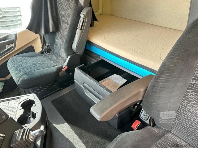 Standard SZM MERCEDES-BENZ Actros 1840 ADR FL/AT Safety Xenon PTO