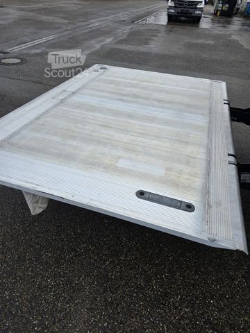 Kombiniran vozilo s ponjavo FUSO Canter 7C18 Klima LBW 1.000 kg Euro6E