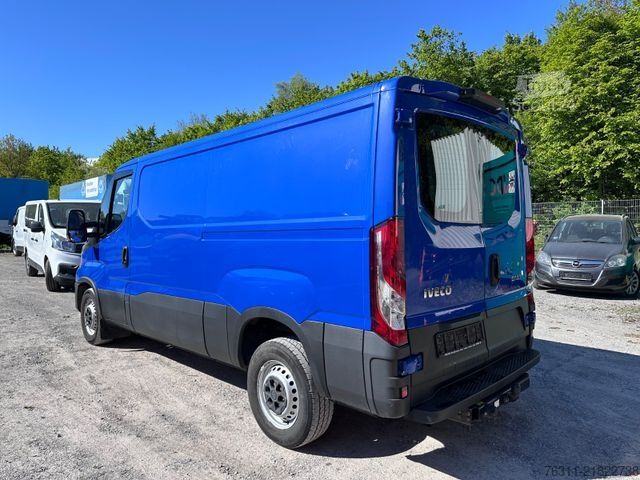 Panelová dodávka IVECO Daily 35S18 , 3,0L, Anhänger bis 3,5t