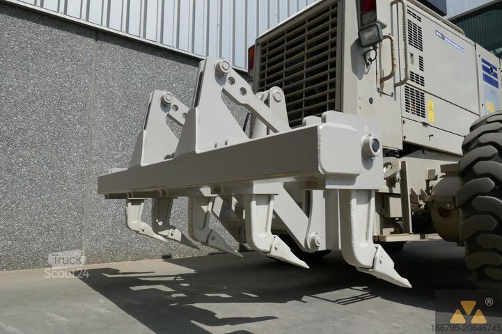 Grader Komatsu GD555-5 Ex-army