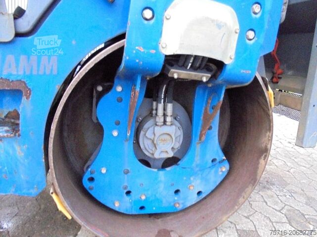 Tandemrol Hamm HD 13 VV mit Splittstreuer