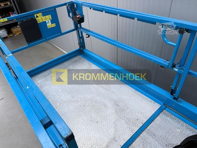 Žirklinis keltuvas Genie GS2669 DC