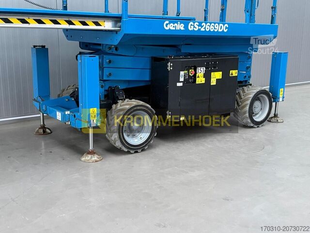 Žirklinis keltuvas Genie GS2669 DC