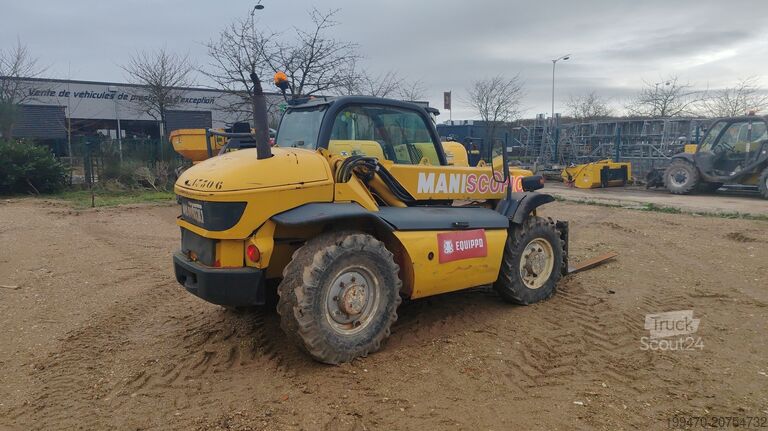 Teleskooppinen käsittelijä Manitou MT523
