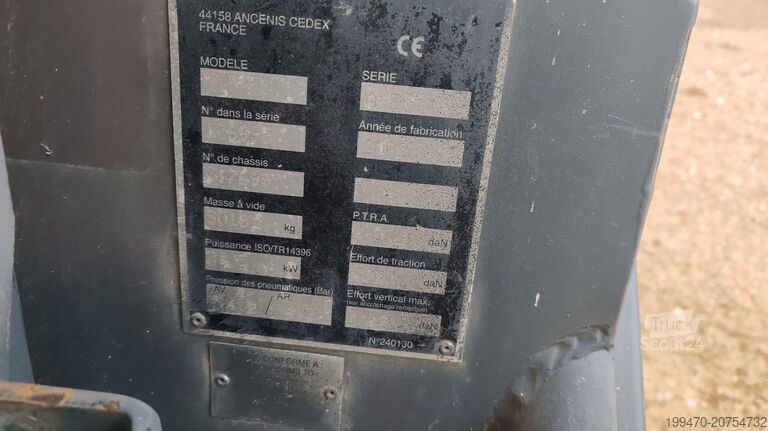 Teleskooppinen käsittelijä Manitou MT523