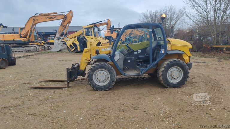 Teleskooppinen käsittelijä Manitou MT523