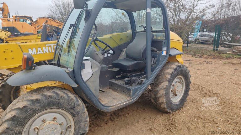 Teleskooppinen käsittelijä Manitou MT523