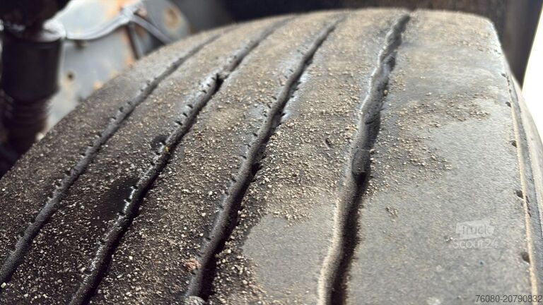 Châssis cabine Renault Premium 250 (POMPE MANUELLE / MANUAL PUMP)