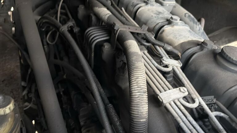 Châssis cabine Renault Premium 250 (POMPE MANUELLE / MANUAL PUMP)