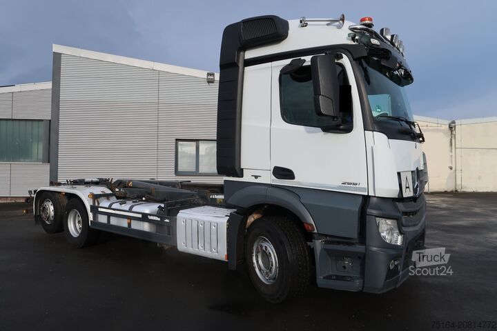 Camión portacontenedores de gancho Mercedes-Benz Actros 2551 6x2 Nachlauflenkachse