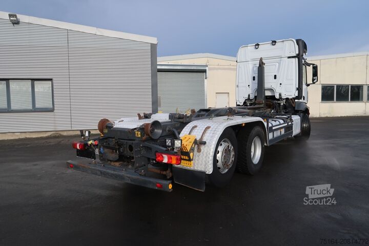 Camión portacontenedores de gancho Mercedes-Benz Actros 2551 6x2 Nachlauflenkachse
