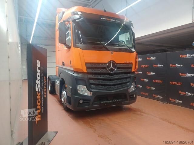 Veszélyes anyagokat szállító teherautó Mercedes-Benz Actros 1845 GGVS ADR DNA LS