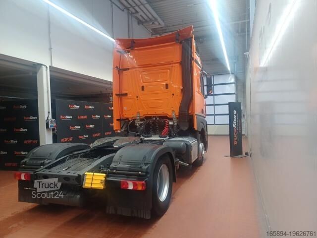 Veszélyes anyagokat szállító teherautó Mercedes-Benz Actros 1845 GGVS ADR DNA LS