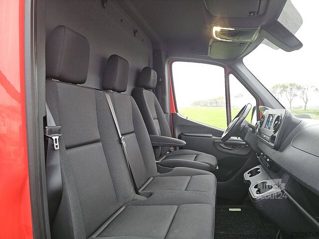 MERCEDES-BENZ SPRINTER 215 L1H1 | Automat | MBUX | Luftkonditionering | 3-sits | Verkstadsinredning  MERCEDES-BENZ SPRINTER 215 L1H1 | Automaat | MBUX | Airco | 3...