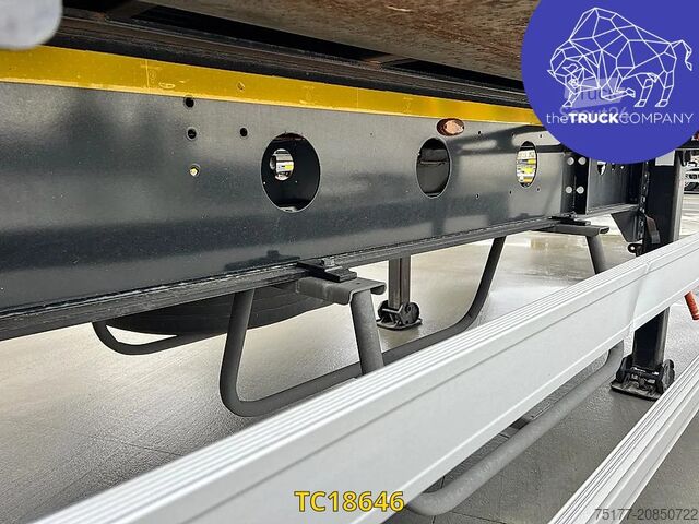 Transporte de contenedores Hoet Trailers + Caisse Libner 2018