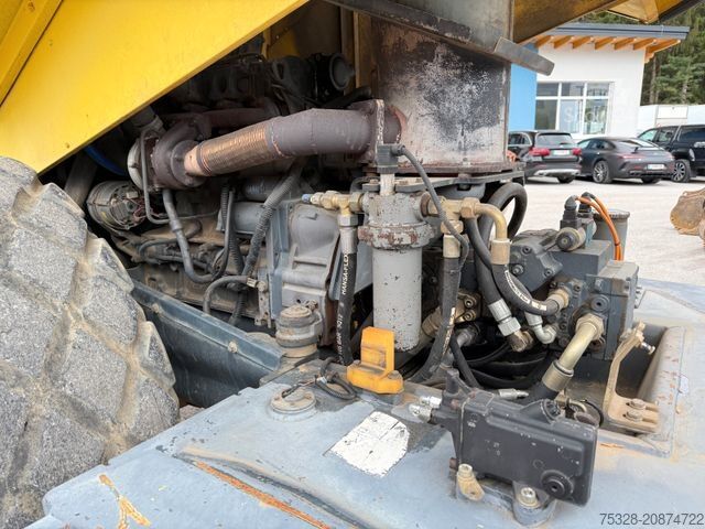 Single drum roller BOMAG BW 213 D-3