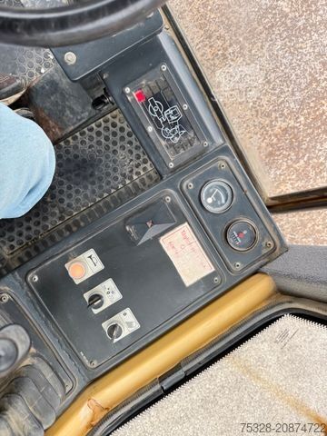 Single drum roller BOMAG BW 213 D-3