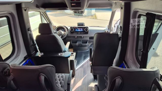 Minibus MERCEDES-BENZ 519  Allrad 4 x 4 Lagerfahrzeug Stock 20 Sitzer