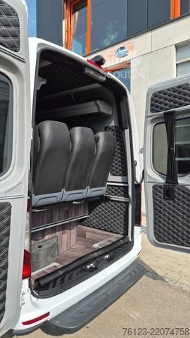 Minibus MERCEDES-BENZ 519  Allrad 4 x 4 Lagerfahrzeug Stock 20 Sitzer