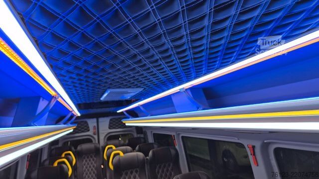 Minibus MERCEDES-BENZ 519  Allrad 4 x 4 Lagerfahrzeug Stock 20 Sitzer