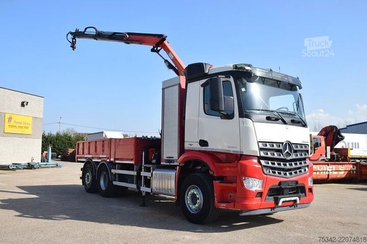 Plataforma de carga Mercedes-Benz Arocs 2830