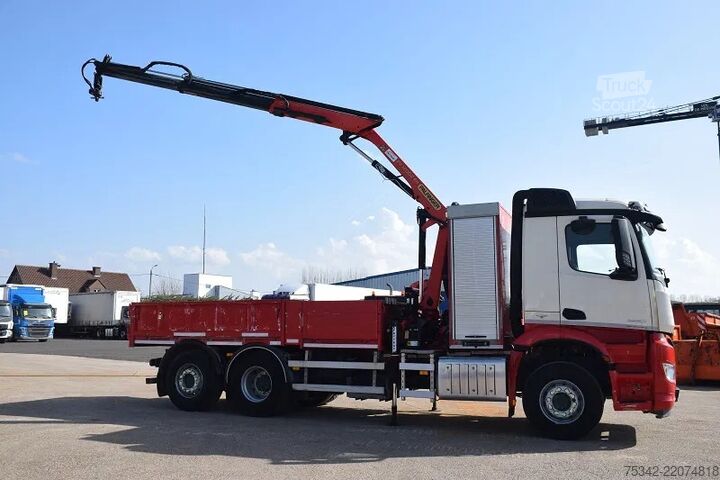 Plataforma de carga Mercedes-Benz Arocs 2830