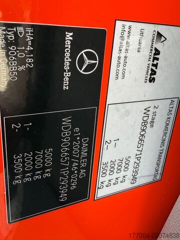 Minibusz Mercedes-Benz Sprinter 516