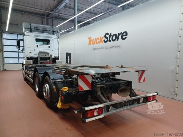 Camión con caja móvil Mercedes-Benz Antos 2543 HYDRALIFTER BDF Hubrahmen