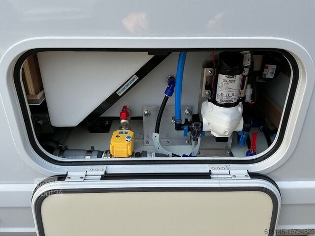 Halvintegrerad husbil EURA MOBIL CONTURA 766 EF LUMINARY PLUS+FAHRASSISTENZ+LEDER