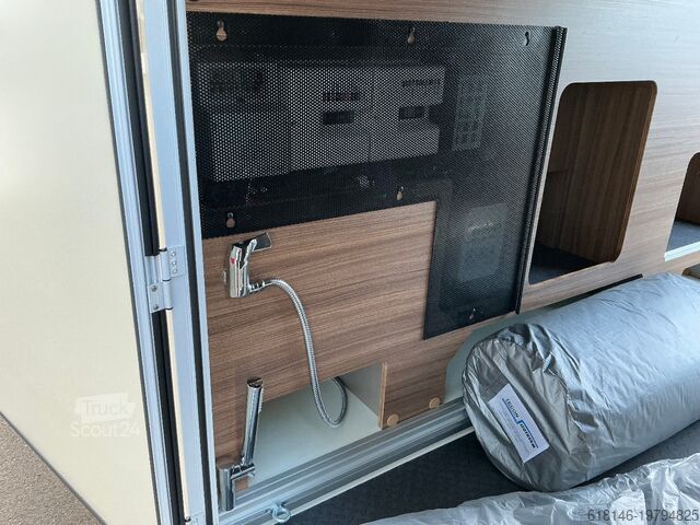 Halvintegrerad husbil EURA MOBIL CONTURA 766 EF LUMINARY PLUS+FAHRASSISTENZ+LEDER