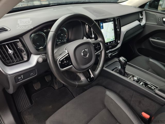 Pick-up VOLVO XC60 Momentum Pro 2WD - HARMAN - 8 x ALU