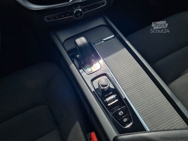 Pick-up VOLVO XC60 Momentum Pro 2WD - ASSISTS - ILS - AHK -