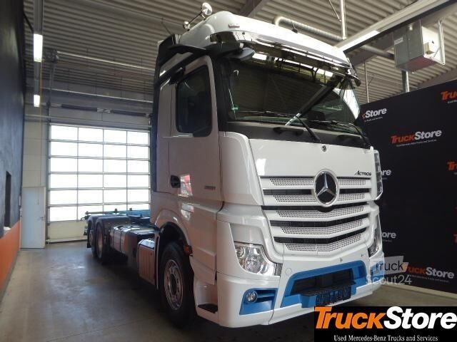 Swap body truck  Actros 2551LL LENKACHSE BDF
