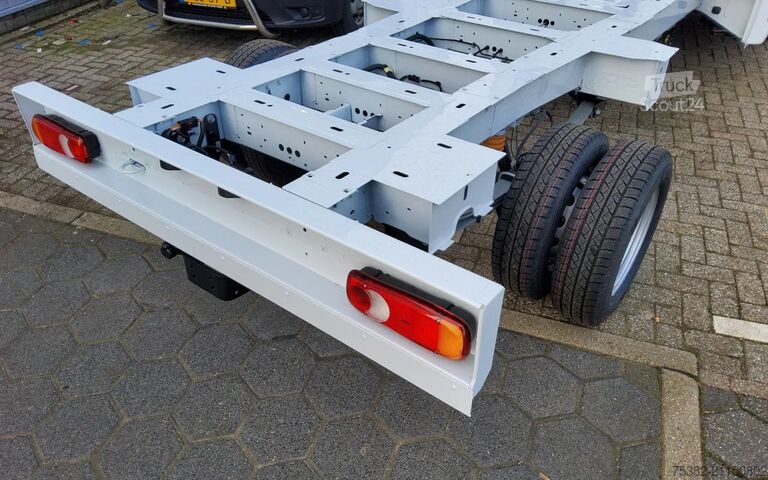 Chassis met cabine Renault MASTER NEW 170.35 CHASSIS RTWD DUBBELLUCHT