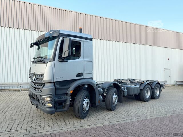 Háromirányú billenő teherautó Mercedes-Benz Arocs 3253 L 8x4/4 Arocs 3253 L 8x4/4, MultimediaCockpit, Navi, Motorabtrieb