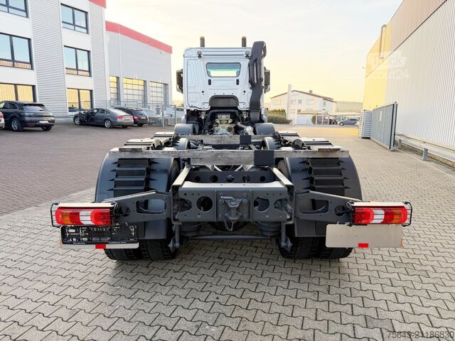 Háromirányú billenő teherautó Mercedes-Benz Arocs 3253 L 8x4/4 Arocs 3253 L 8x4/4, MultimediaCockpit, Navi, Motorabtrieb