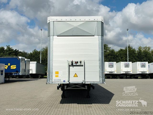 Semi-reboque aberto com lona Schmitz Cargobull Curtainsider Mega Getränke