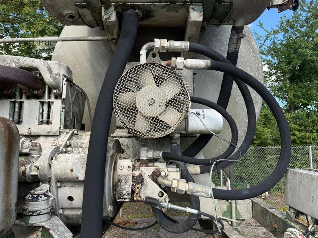 Veicolo commerciale  Stetter Betonmischer Wechselsystem 4 Zyl. Deutz