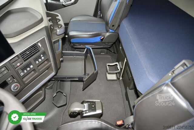 Trattore stradale standard VOLVO FH 500 Globetrotter XL I-ParkCool ACC